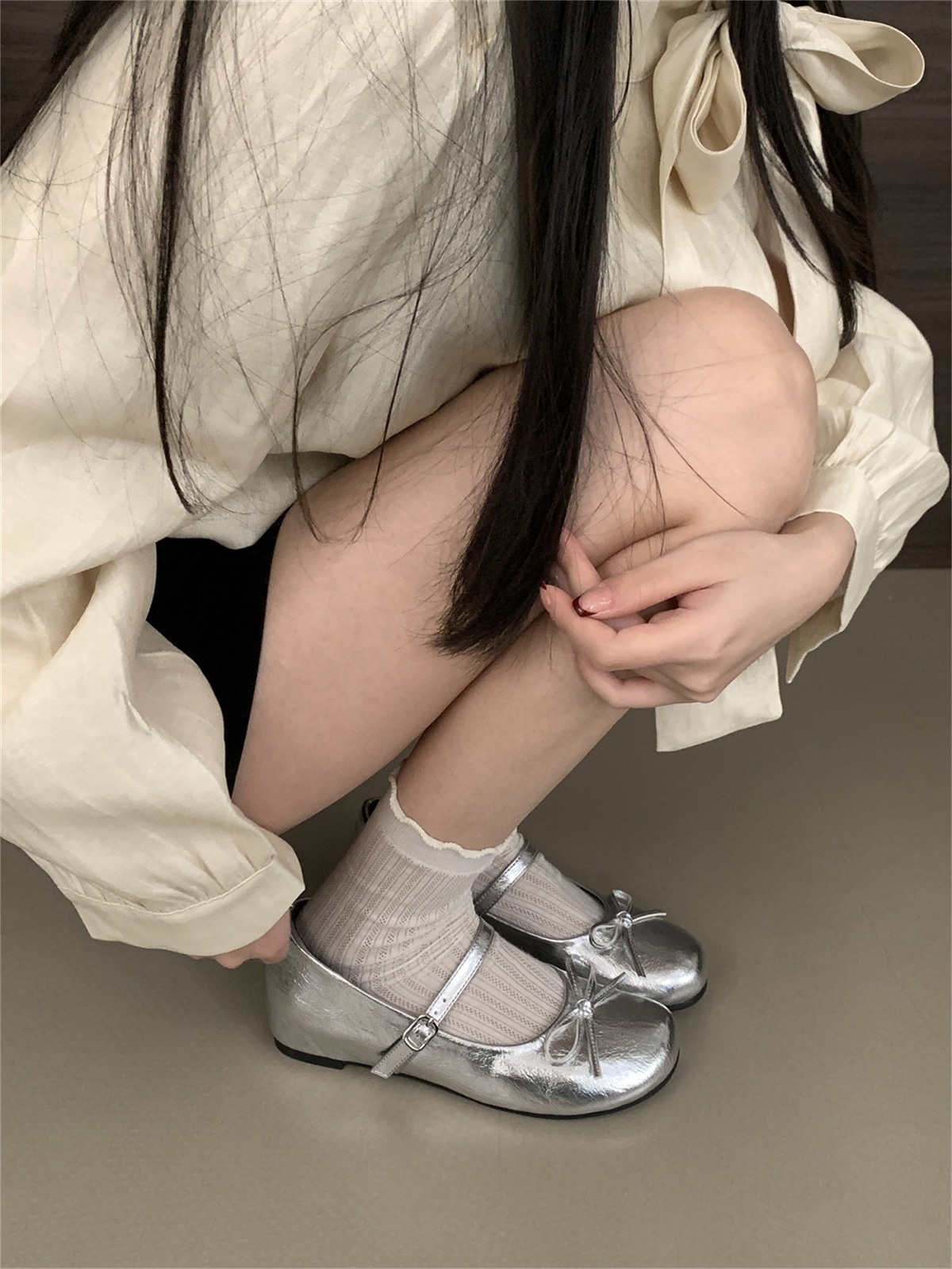 Ballerines de danse mary jane argentées avec talon compensé_voghion.com