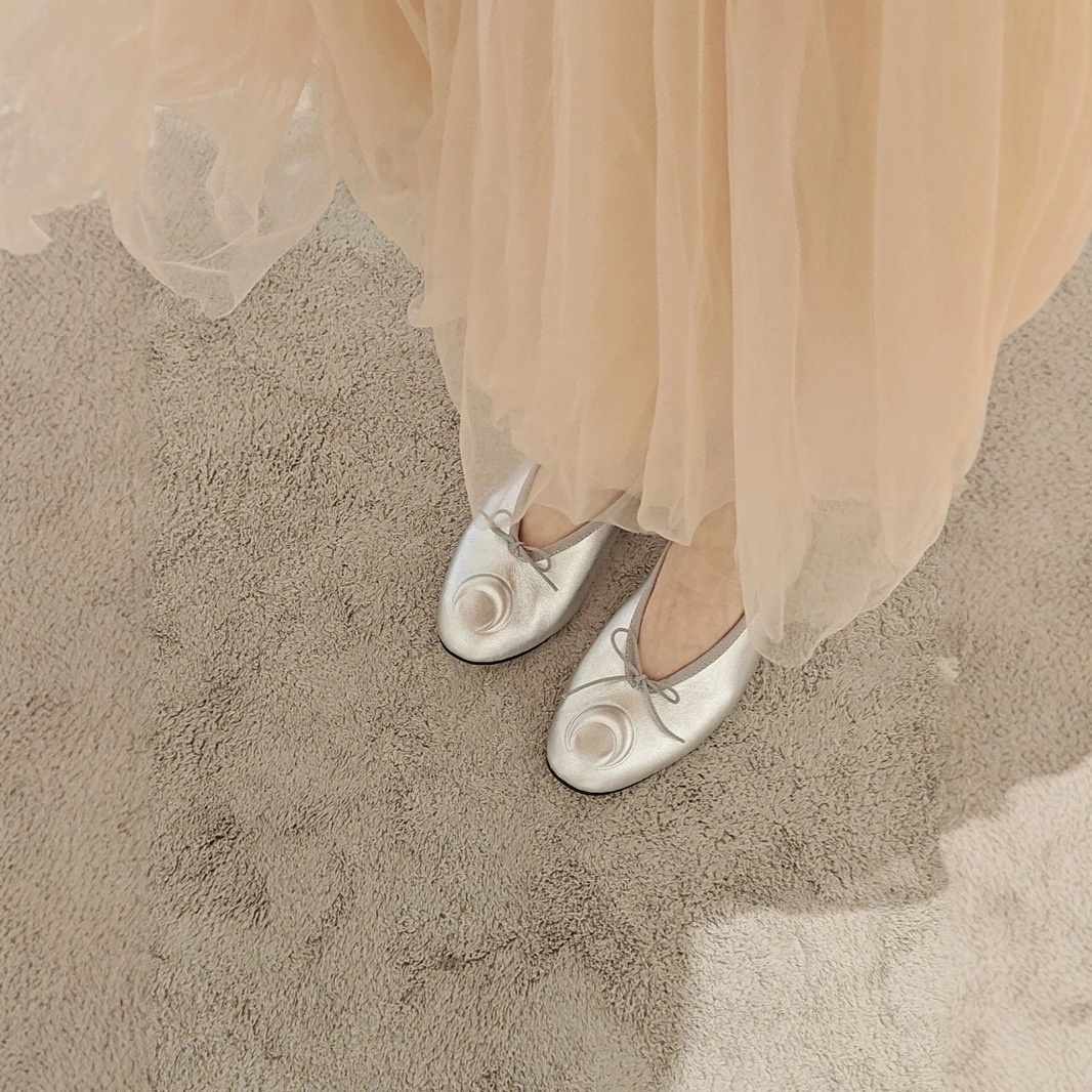 Dance Shoes High-End Custom Niche Style Moon-Shaped Shallow Mouth Single For Women Crescent Print Bow Flat Ballet Shoes_voghion.com