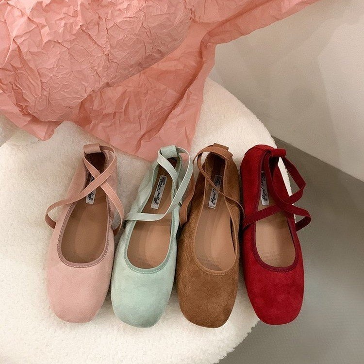 Buty do tańca damskie płaskie zamszowe 2025 Nowość Wiosna/Lato Czerwone balerinki, delikatne buty wieczorowe, wygodne_voghion.com