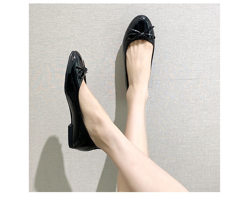 Chaussures de danse ballet en cuir verni avec semelle souple_voghion.com
