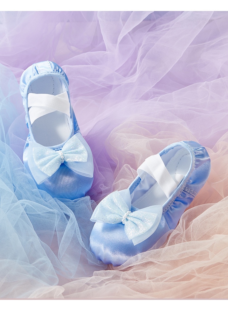 Chaussons de danse fille avec papillon et semelle souple_voghion.com