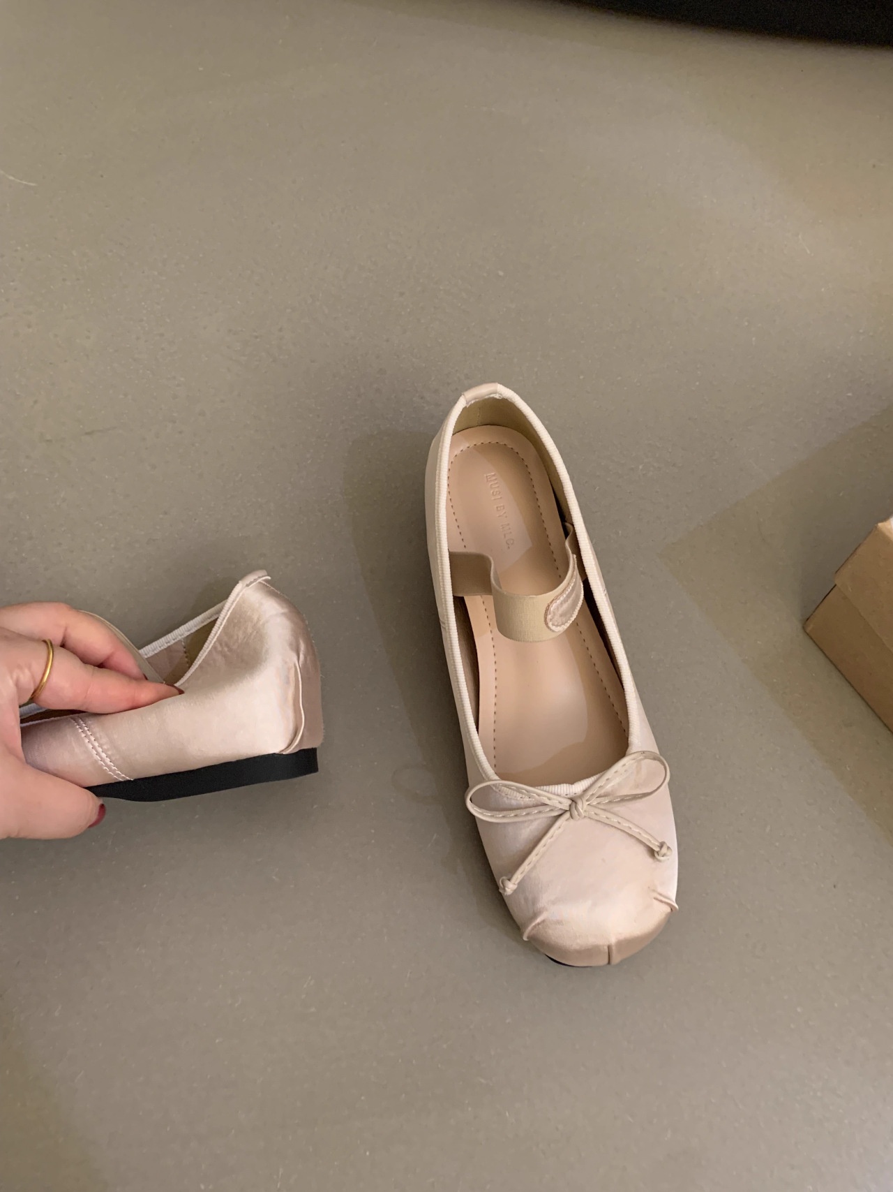 Silver Bow Ballet Flats Women's Dance Shoes With Hidden Wedge_voghion.com