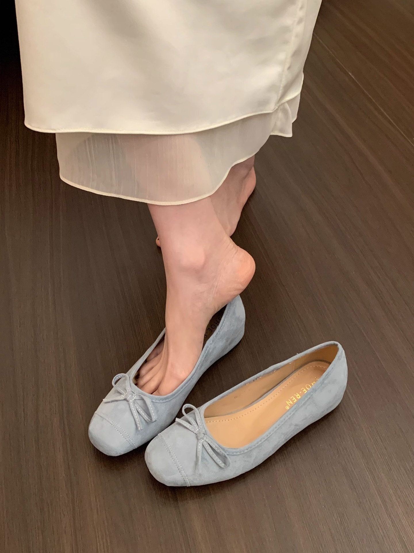 Women's Suede Ballet Dance Shoes With Bowknot And Round Toe_voghion.com