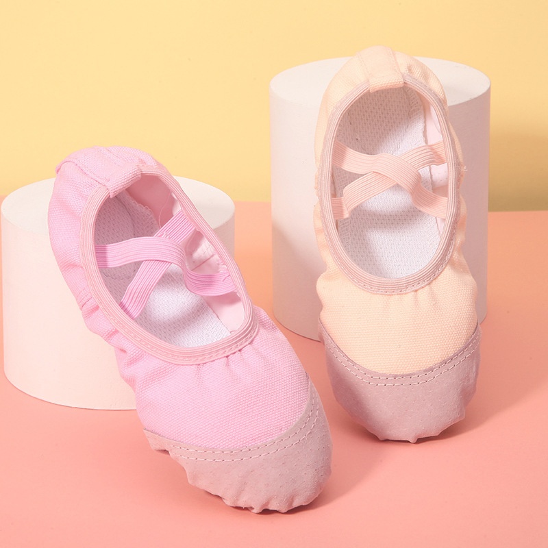 Dance Shoes For Children Girls Soft Sole Practice Kitten Claw No-Tie Boys Chinese Ballet Leather Toe Dance Shoes_voghion.com