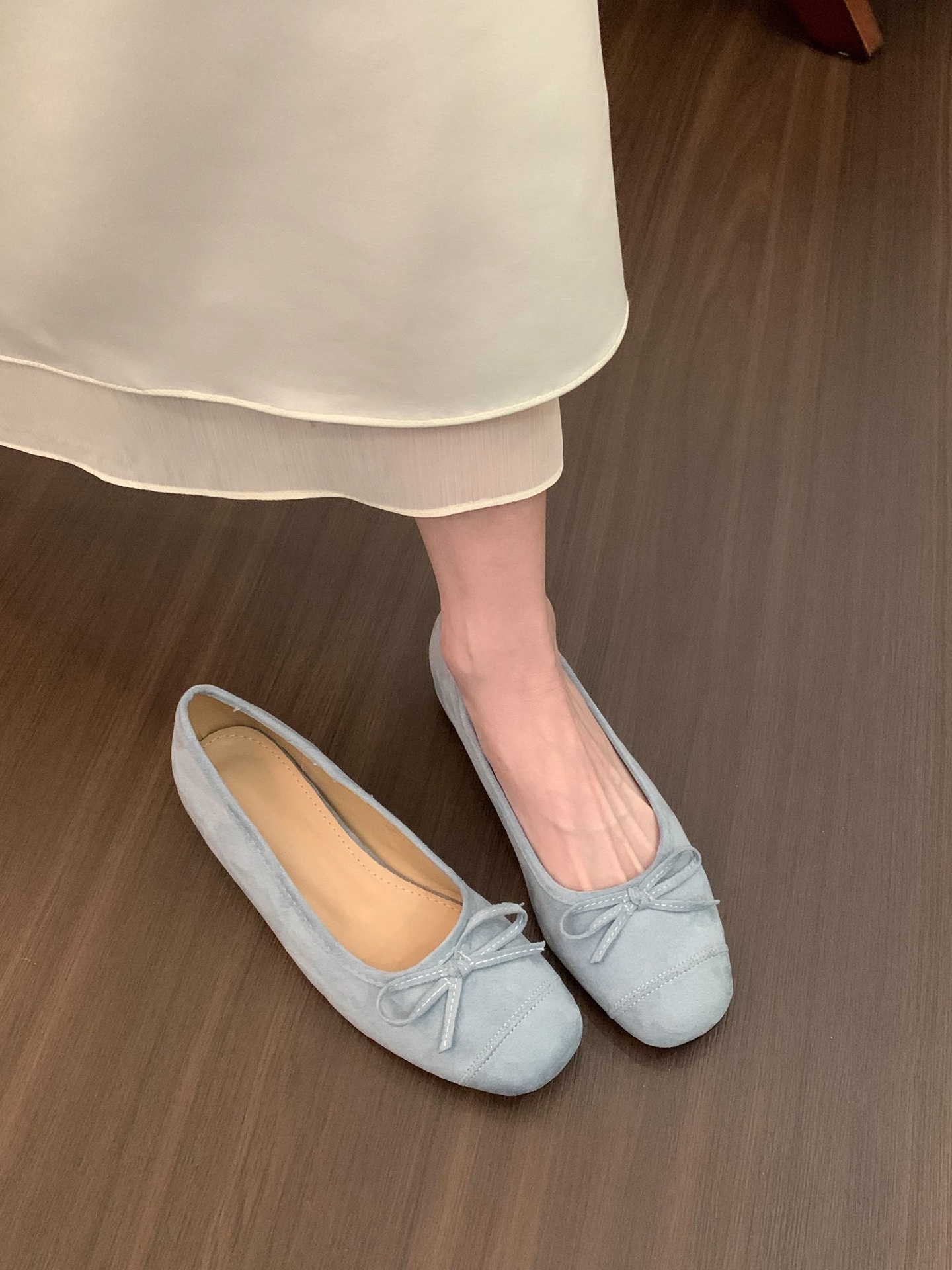 Women's Suede Ballet Dance Shoes With Bowknot And Round Toe_voghion.com