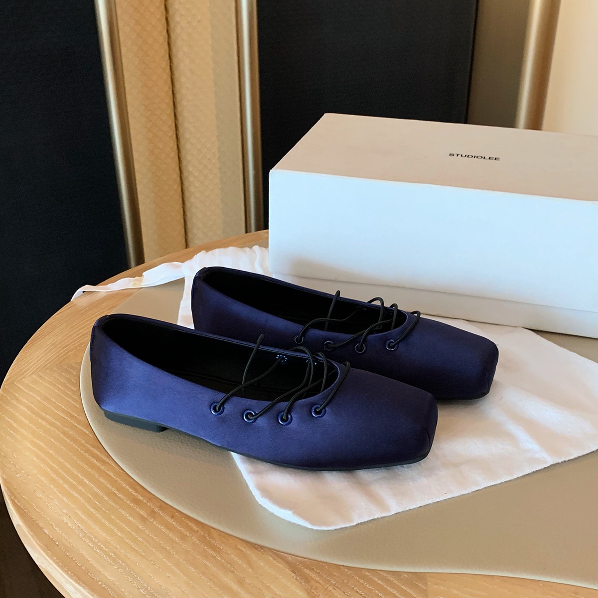 Sapatos de dança estilo coreano em cetim, modelo 2026, sapatos baixos retrô de bico quadrado, sapatilhas estilo Mary Jane para mulheres._voghion.com