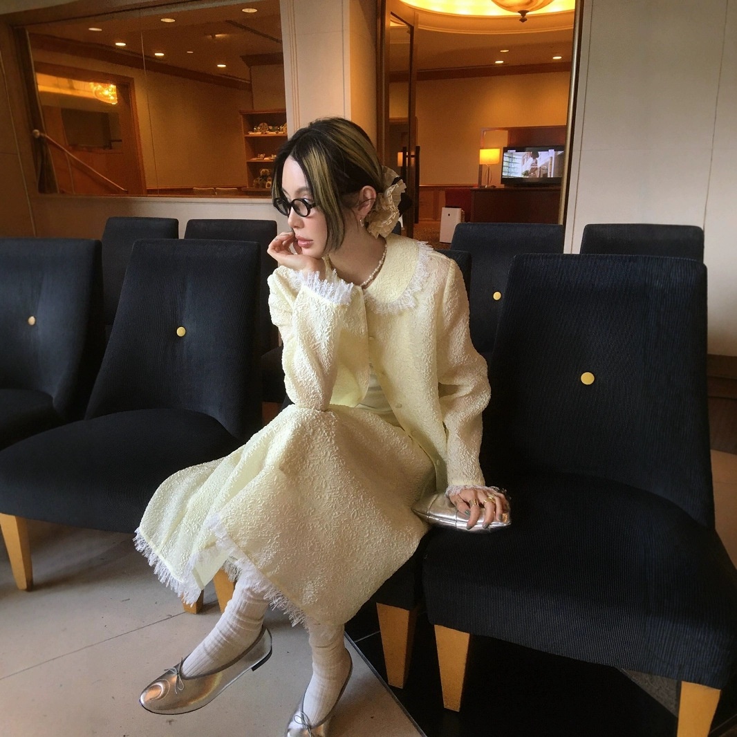 Dance Shoes High-End Custom Niche Style Moon-Shaped Shallow Mouth Single For Women Crescent Print Bow Flat Ballet Shoes_voghion.com