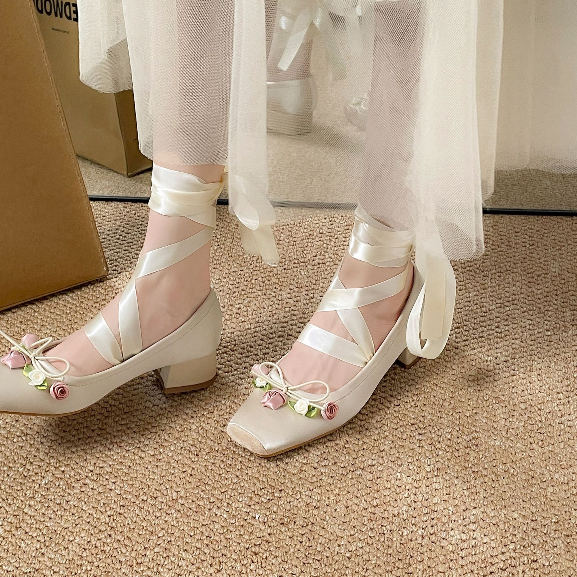 Tanzschuhe im neuen französischen Stil: Modische Ballettschuhe für Damen mit gekreuzten Riemen, Blockabsätzen, flachem Ausschnitt, Mary-Jane-Schuhe, Rose_voghion.com