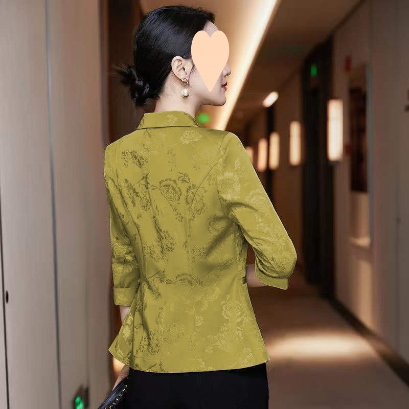 Kurzer, dünner Blazer für Frühling und Sommer, einreihig, mit einem Knopf, tailliert, auch in Übergrößen, mit Dreiviertelärmeln._voghion.com
