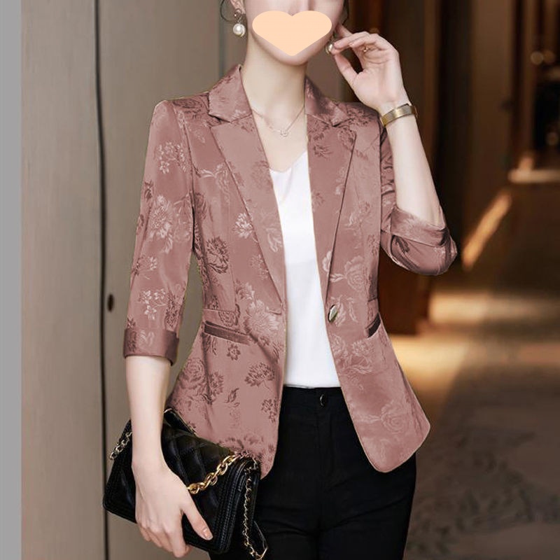 Kurzer, dünner Blazer für Frühling und Sommer, einreihig, mit einem Knopf, tailliert, auch in Übergrößen, mit Dreiviertelärmeln._voghion.com