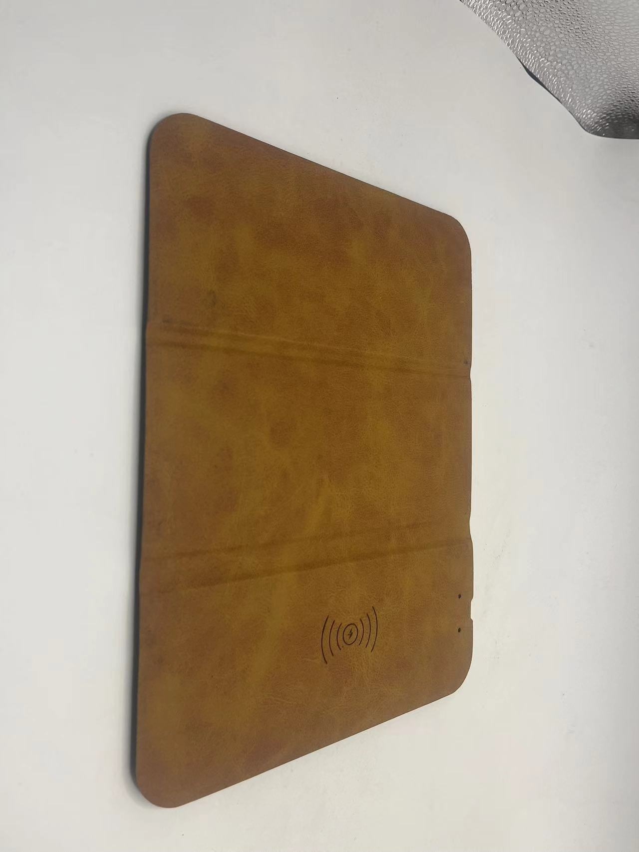 Kabellose, komfortable Mausauflage mit Handschutz, 15-W-Schnellladefunktion, Lederpad, 70 % Rabatt, multifunktionaler Korkständer_voghion.com