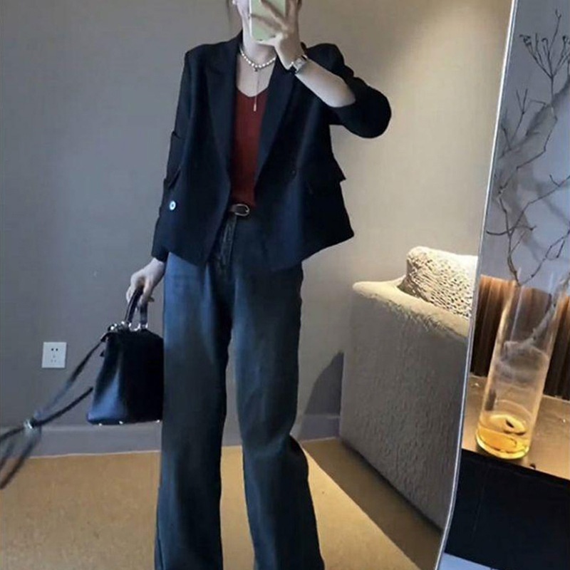 Blazer corto donna vestibilità comoda stile chic elegante_voghion.com