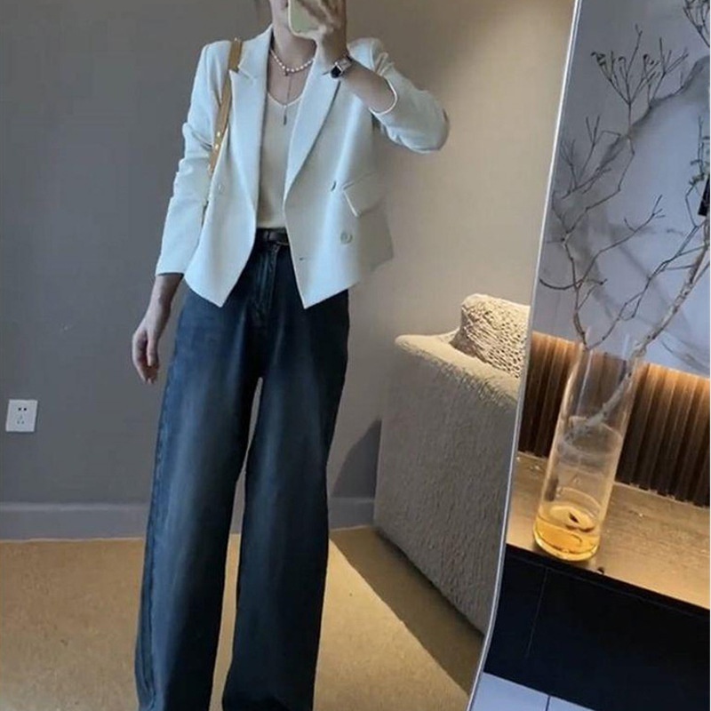 Blazer corto donna vestibilità comoda stile chic elegante_voghion.com