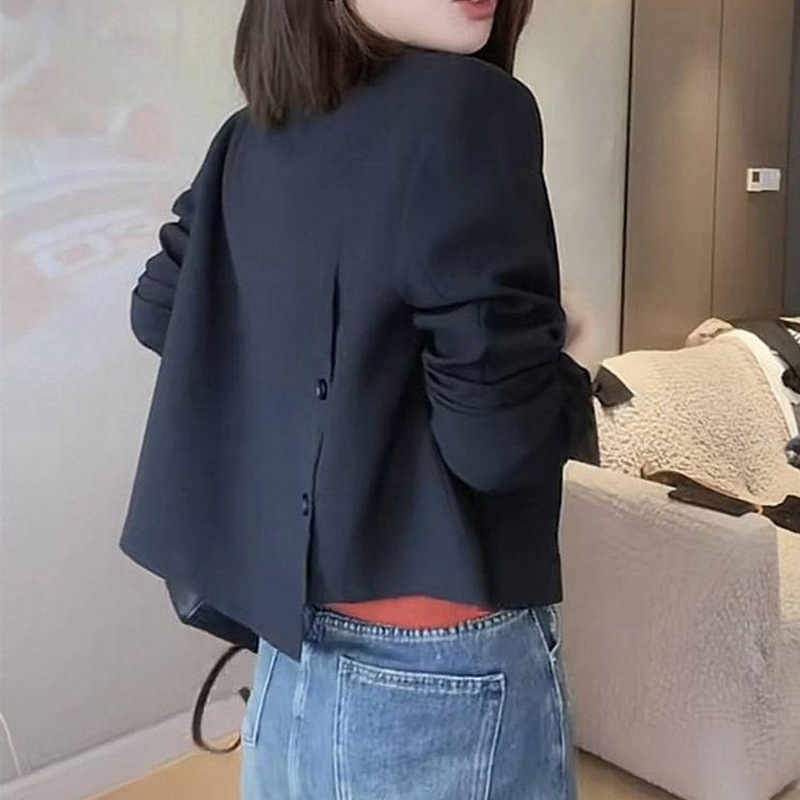 Blazer corto donna vestibilità comoda stile chic elegante_voghion.com