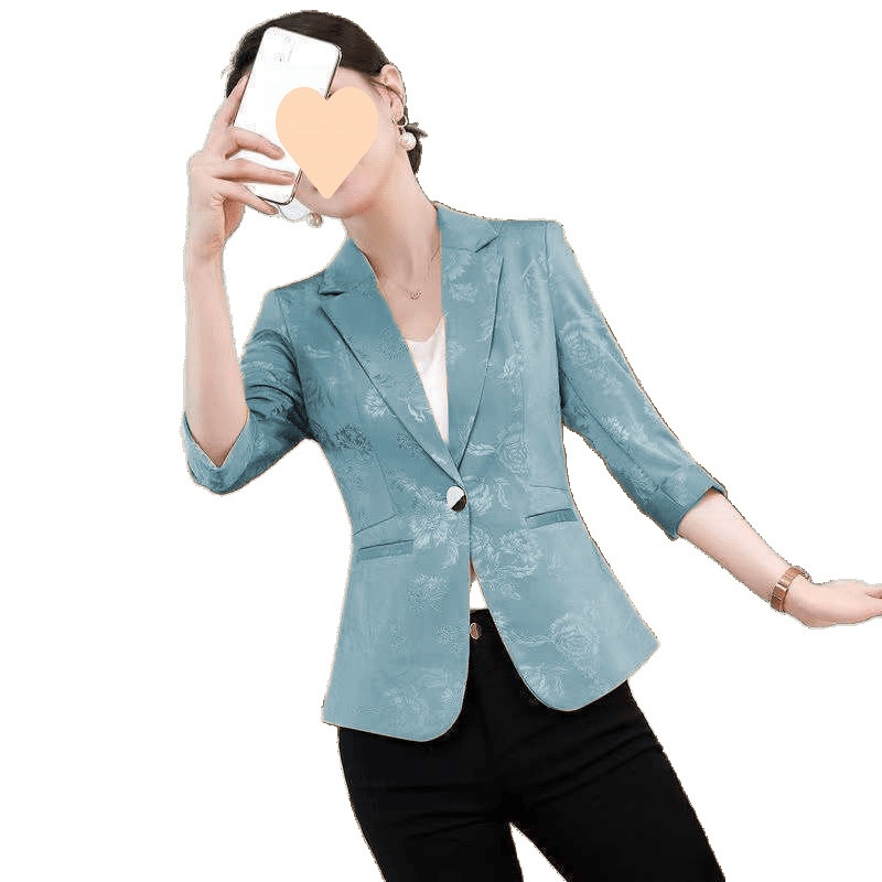 Kurzer, dünner Blazer für Frühling und Sommer, einreihig, mit einem Knopf, tailliert, auch in Übergrößen, mit Dreiviertelärmeln._voghion.com