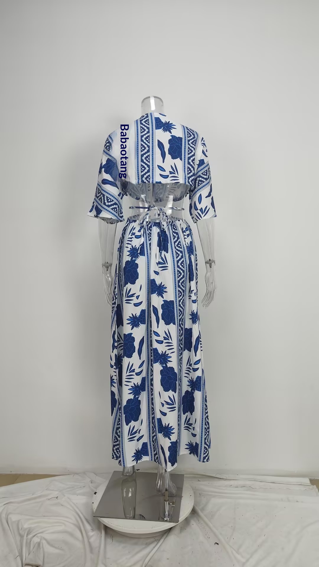 Fashionable Women's V-neck Printed Strap Dress For Plus Size_voghion.com