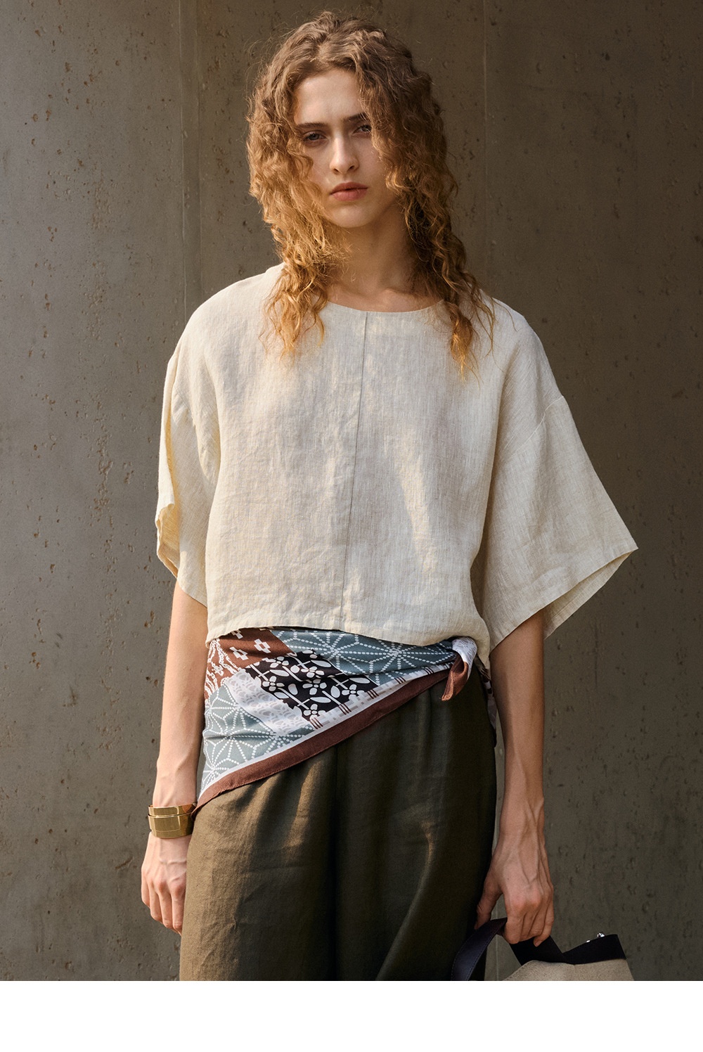 Women's Linen Top Round-neck Drop-shoulder Elegant Summer Blouse_voghion.com