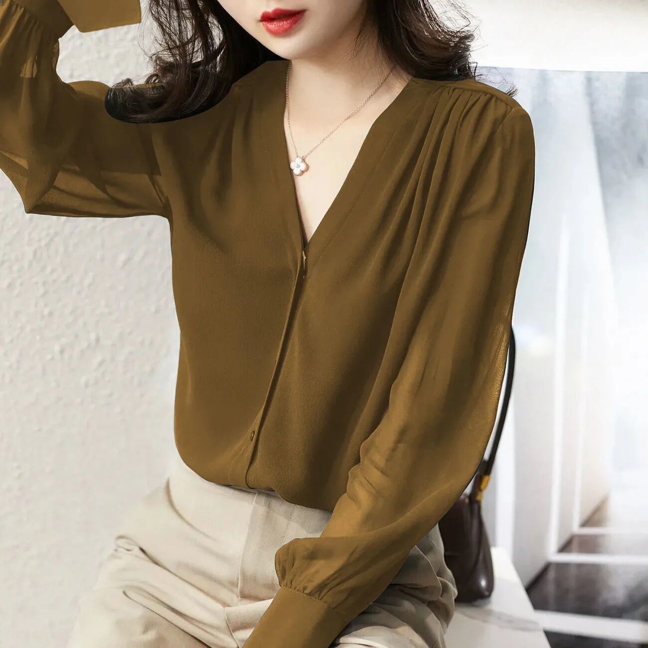 Plus-size Spring And Autumn Women's Chiffon Blouse, Vintage Simple Slimming V-neck Long-sleeve Elegant Shirt_voghion.com