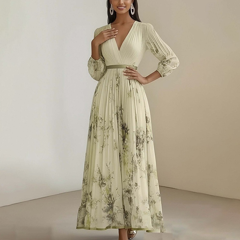 Women's V-neck Printed Pleated Long Dress For Plus Size Women_voghion.com