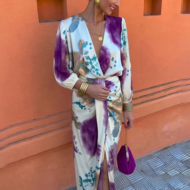 Elegant damklänning med v-hals och tryck långärmad midi_voghion.com