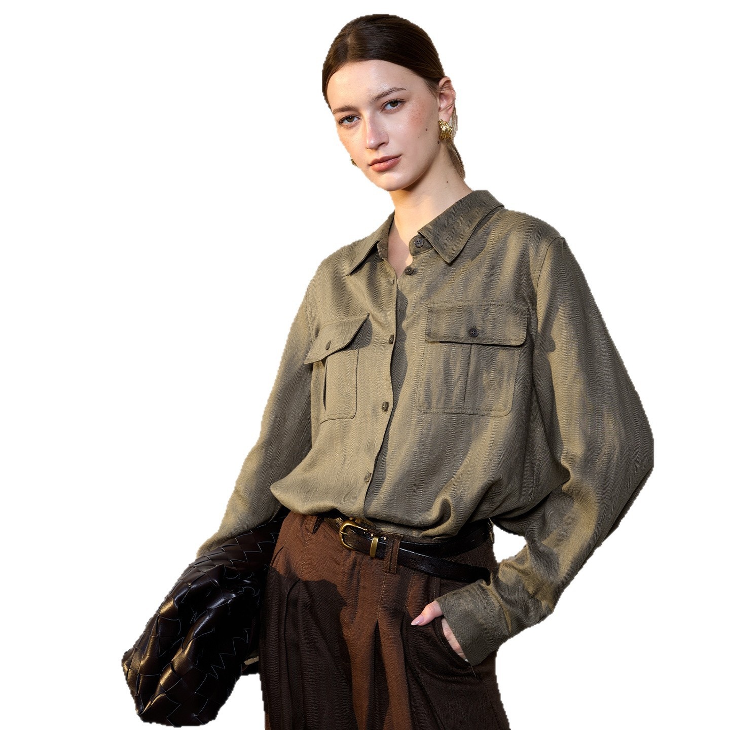 Camicia da donna in lino Tencel stile old money con colletto risvoltato e tasche da lavoro, ampia e versatile in cotone e lino per la primavera._voghion.com