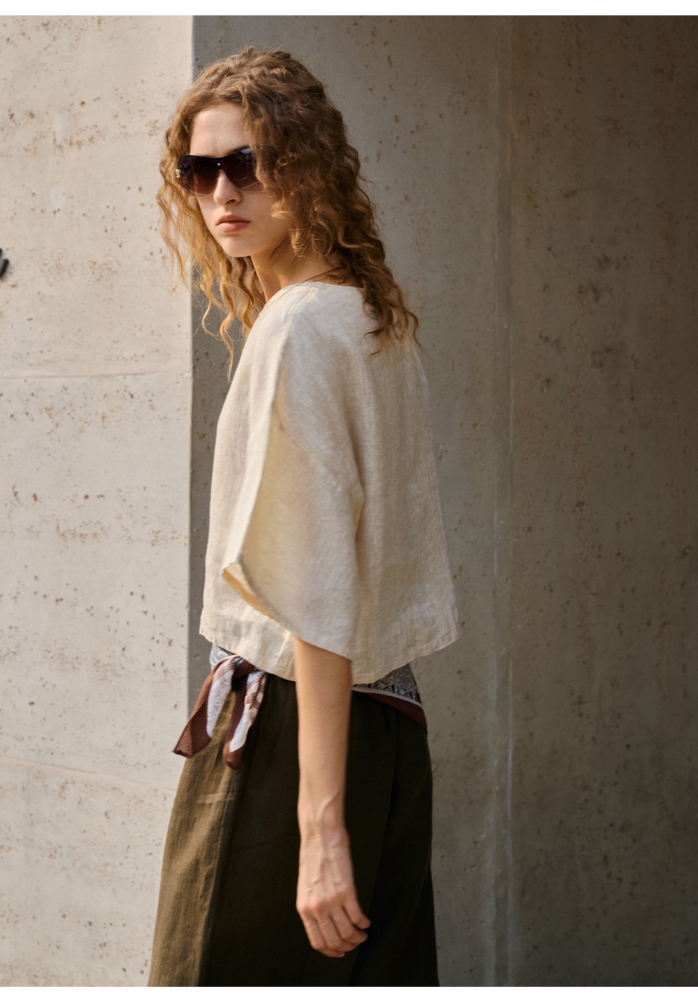 Women's Linen Top Round-neck Drop-shoulder Elegant Summer Blouse_voghion.com