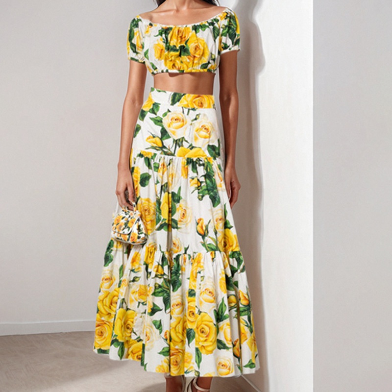 Conjunto de mujer elegante falda plisada estampada y top moda_voghion.com