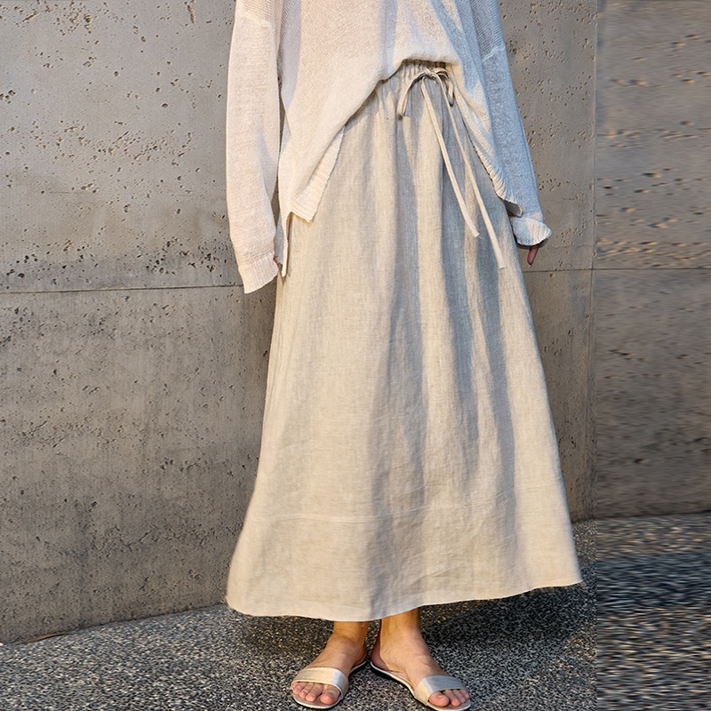 Rok in Old Money-stijl met hoge, losse, rechte vorm, lente/zomer, linnen rok met elastische taille en middellange A-lijn._voghion.com