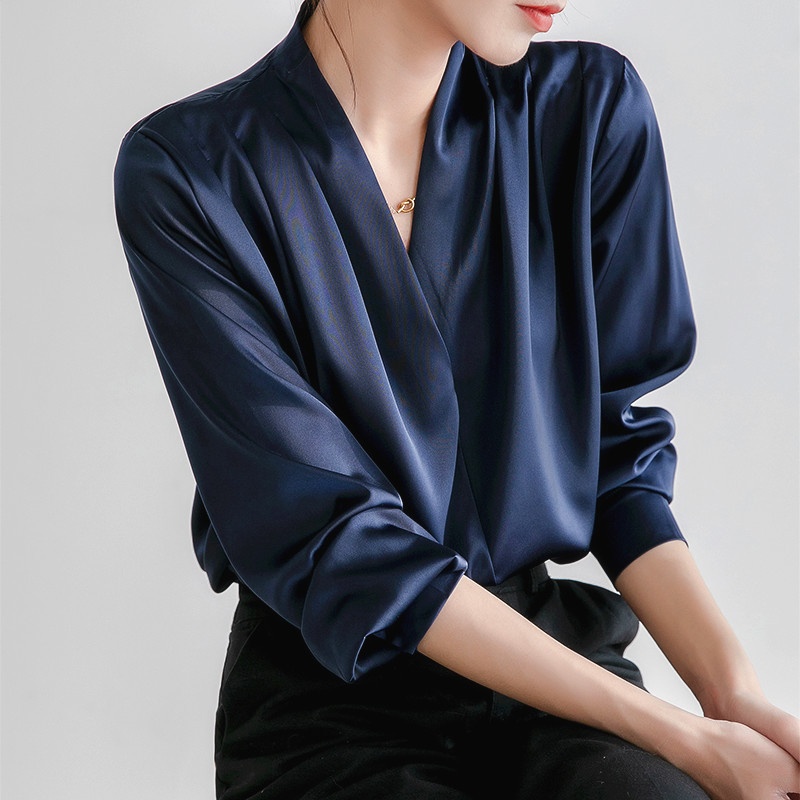 Real Shot Of 2025 Primavera Camicia da donna bianca a maniche lunghe con design francese, top in seta vintage, camicetta professionale in raso_voghion.com