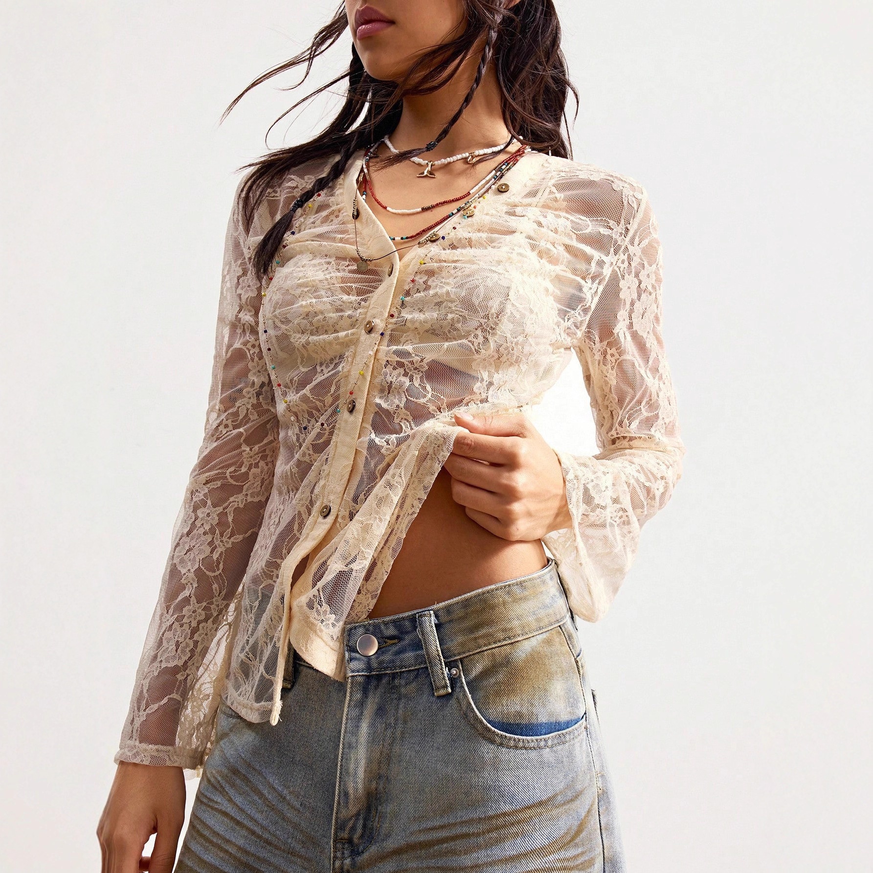 Camicia in pizzo nuova primavera 2026 europea e americana transfrontaliera, vestibilità slim, design di nicchia, top semitrasparente da pendolare per_voghion.com