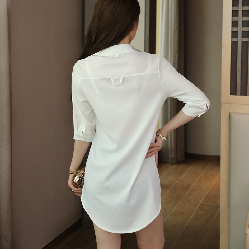 Camicia bianca da donna, modello estivo, vestibilità ampia, taglie forti, maniche corte, lunghezza media, con laccetti 2113_voghion.com