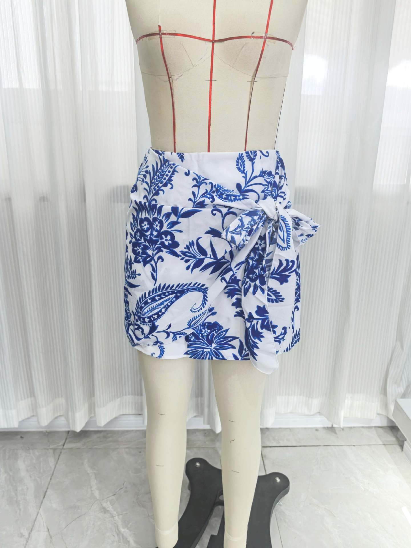 Draped Women's Skirt With Floral Print And Elegant Bow Detail_voghion.com