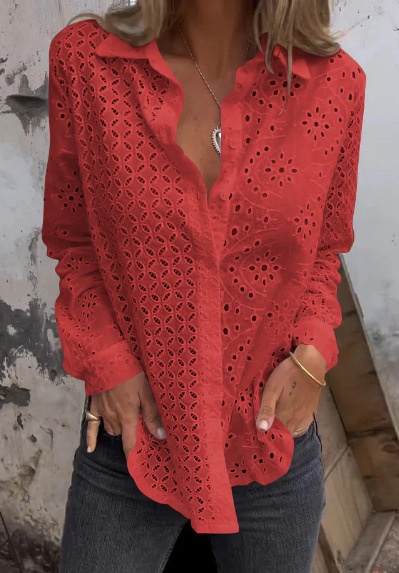 Camicia elegante da donna con stampa e dettagli traforati_voghion.com