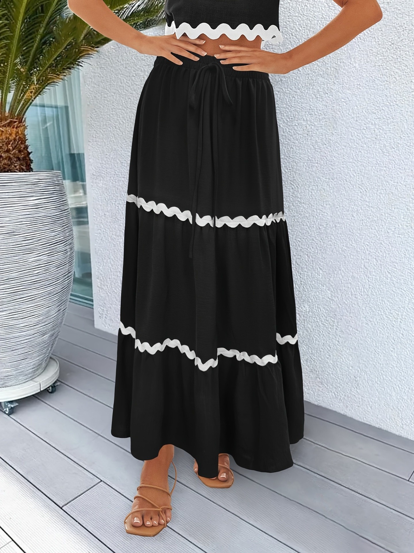 Dam bohemisk kjol med vågig spets och stor fåll i plus size_voghion.com