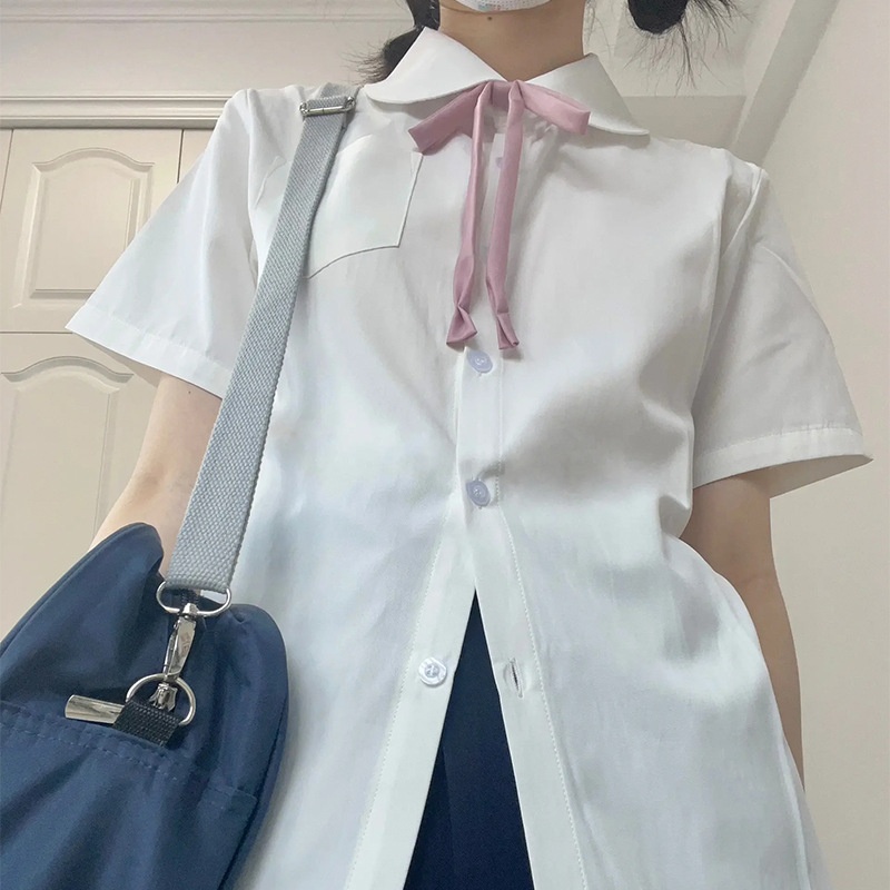 Disponibile all'ingrosso direttamente dal produttore: uniforme scolastica giapponese per studenti delle scuole medie (JK) con scollo rotondo e maniche corte._voghion.com