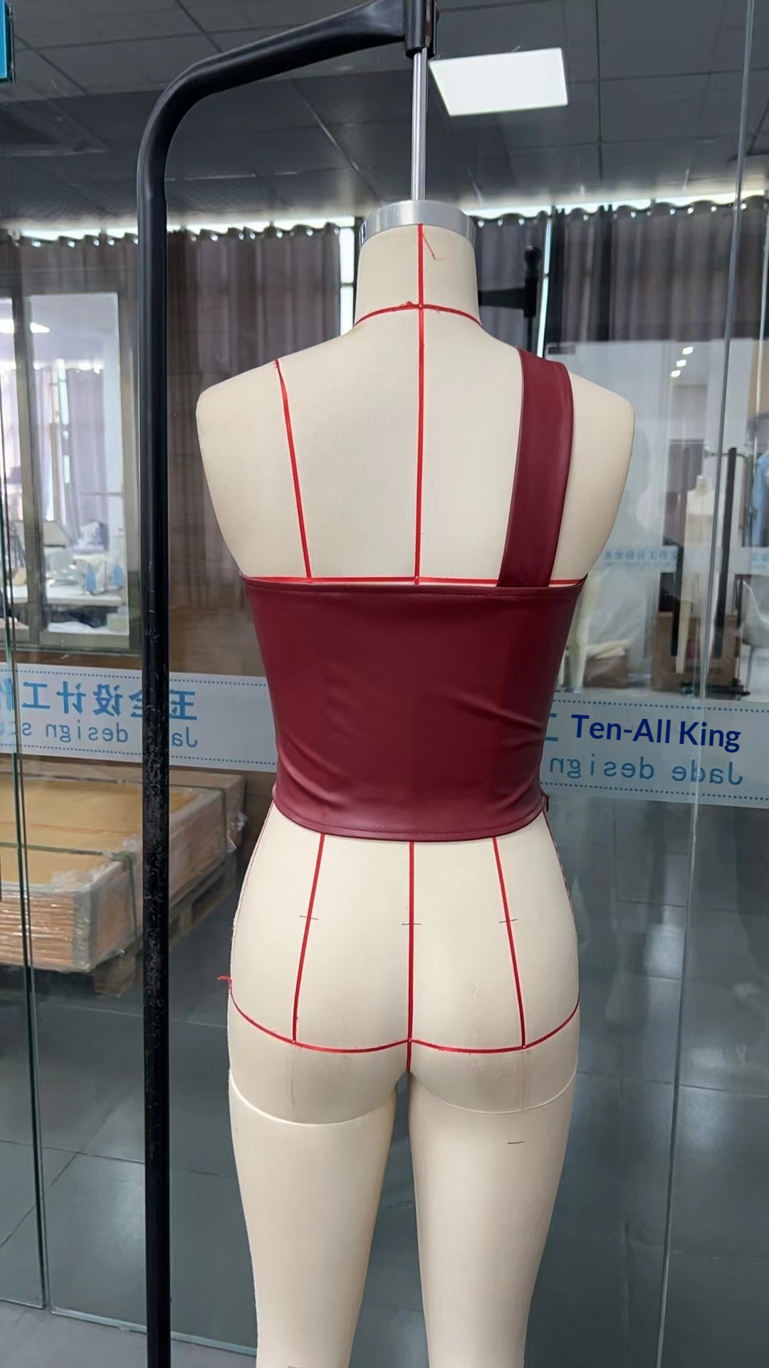 Women's Shiny Pu Leather One-shoulder Tank Top Casual Style_voghion.com