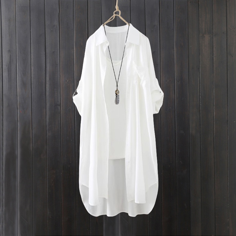 Camicia da donna bianca a tinta unita, media lunghezza, per esportazione transfrontaliera, estiva, casual, ampia, davanti corta, dietro lunga, ideale per il sole._voghion.com