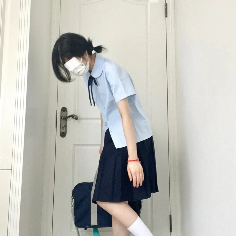 Disponibile all'ingrosso direttamente dal produttore: uniforme scolastica giapponese per studenti delle scuole medie (JK) con scollo rotondo e maniche corte._voghion.com