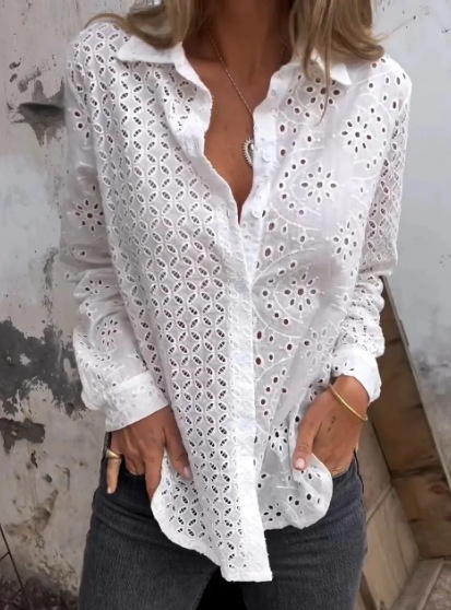 Camicia elegante da donna con stampa e dettagli traforati_voghion.com