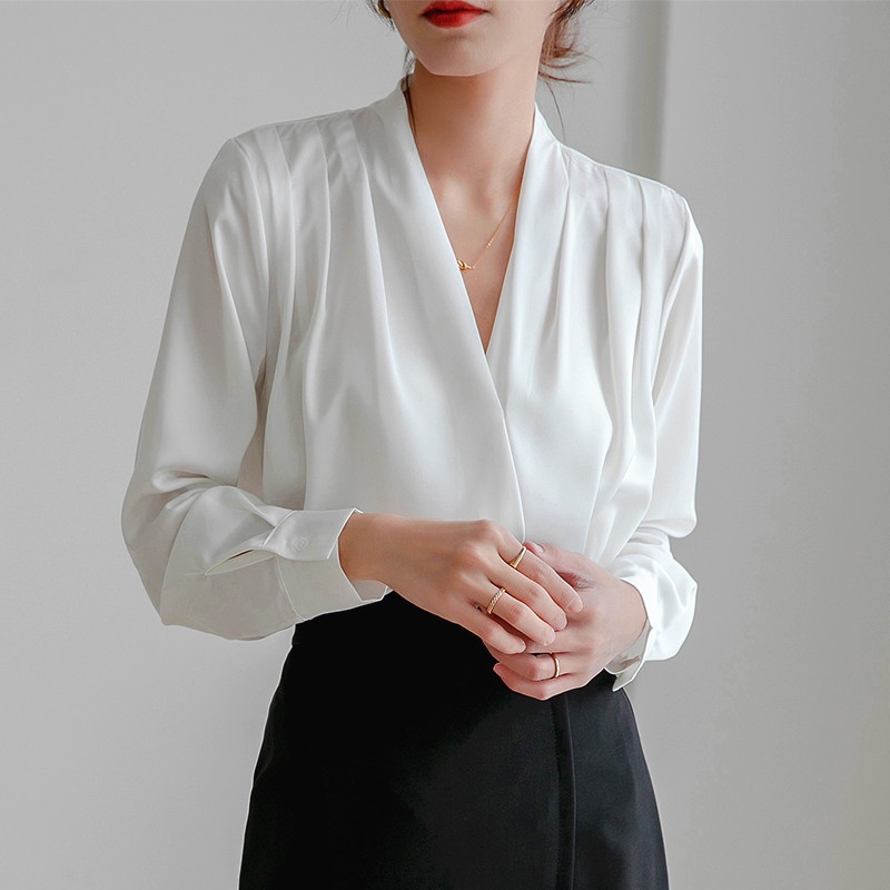 Real Shot Of 2025 Primavera Camicia da donna bianca a maniche lunghe con design francese, top in seta vintage, camicetta professionale in raso_voghion.com