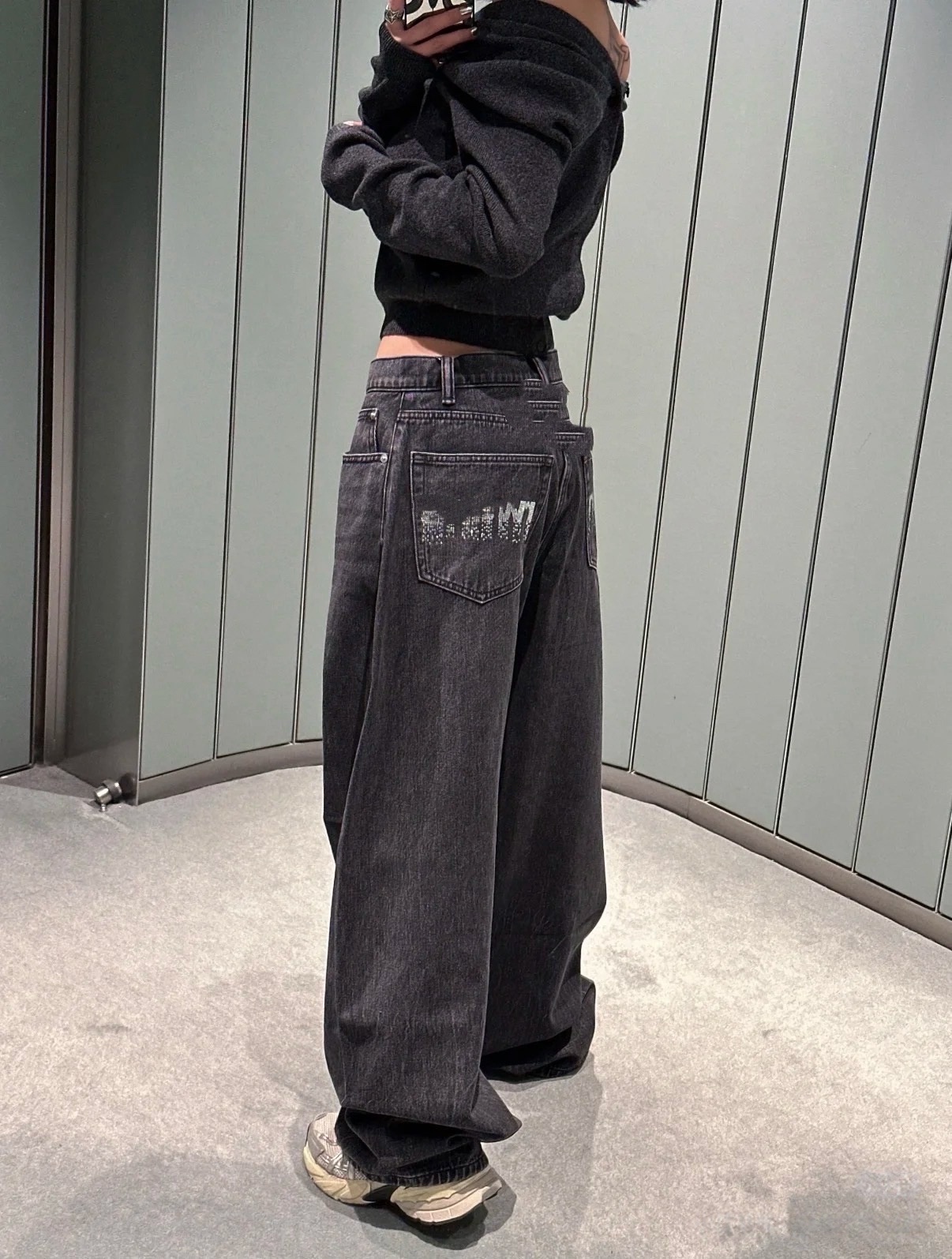 Women's Jeans With Rhinestones And Back Logo High-end Design_voghion.com