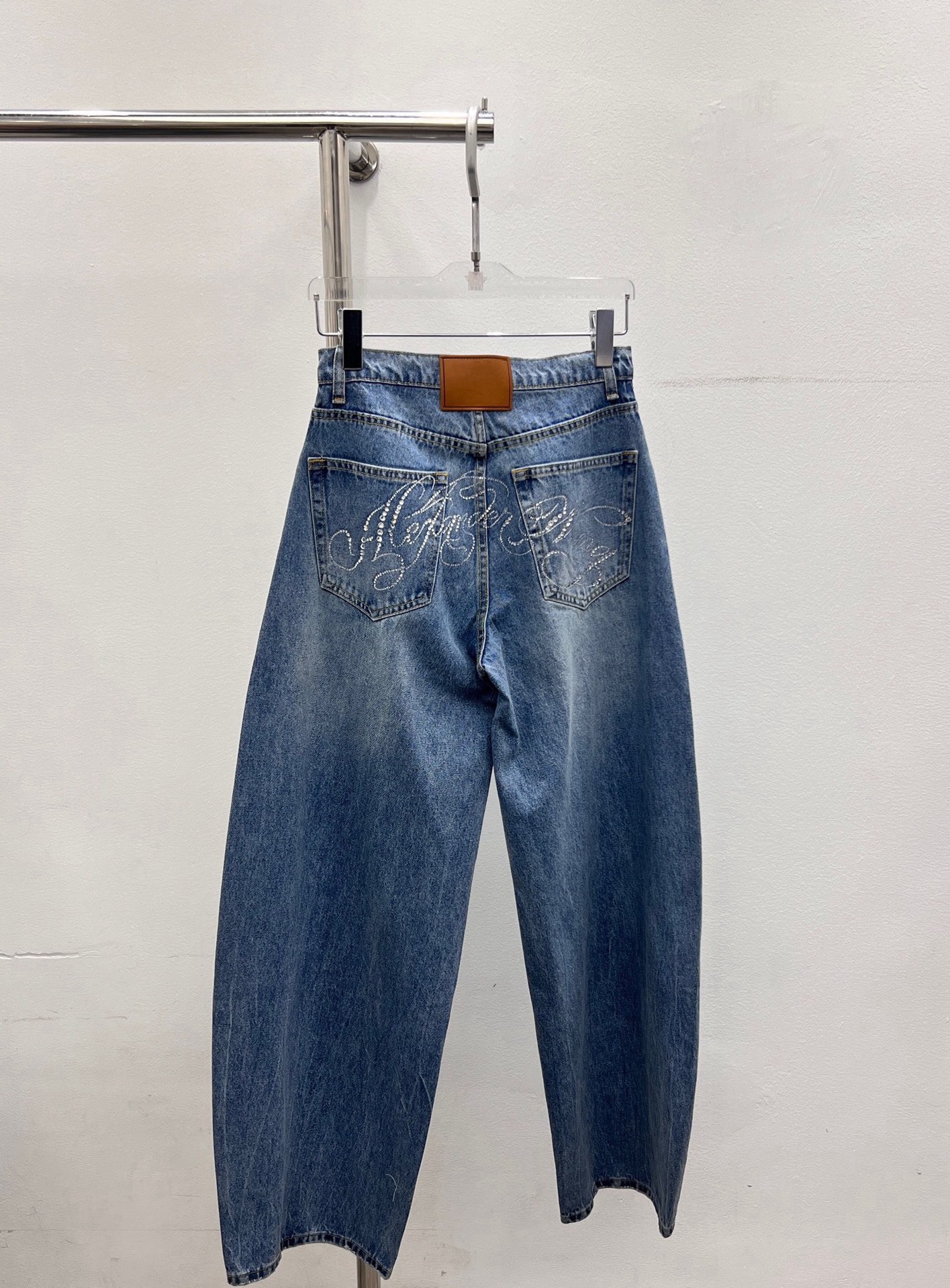 Women's Jeans With Rhinestones And Back Logo High-end Design_voghion.com