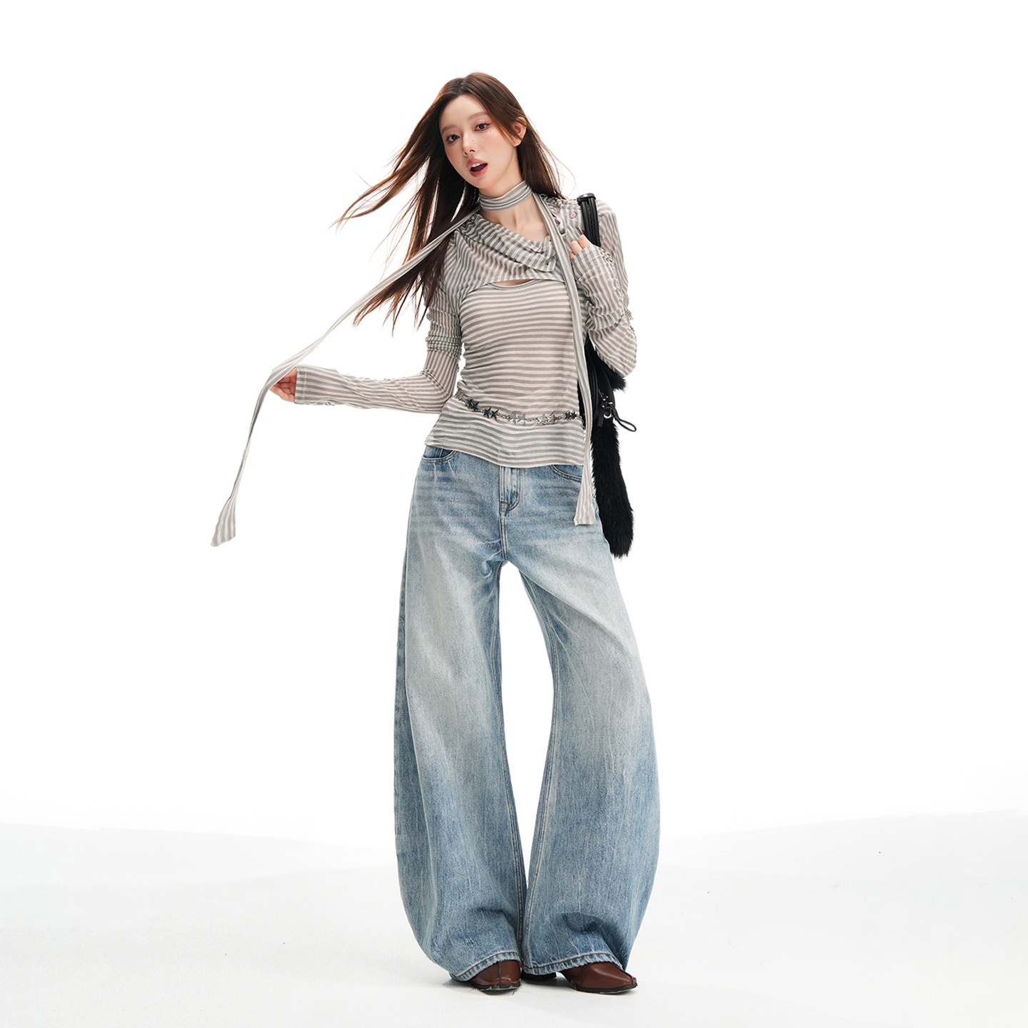 Hellblaue, gewaschene Jeans mit geradem Bein, neuer Herbststil, figurschmeichelnde und locker sitzende Hose mit weitem Bein für große Frauen, vielseitig einsetzbar_voghion.com