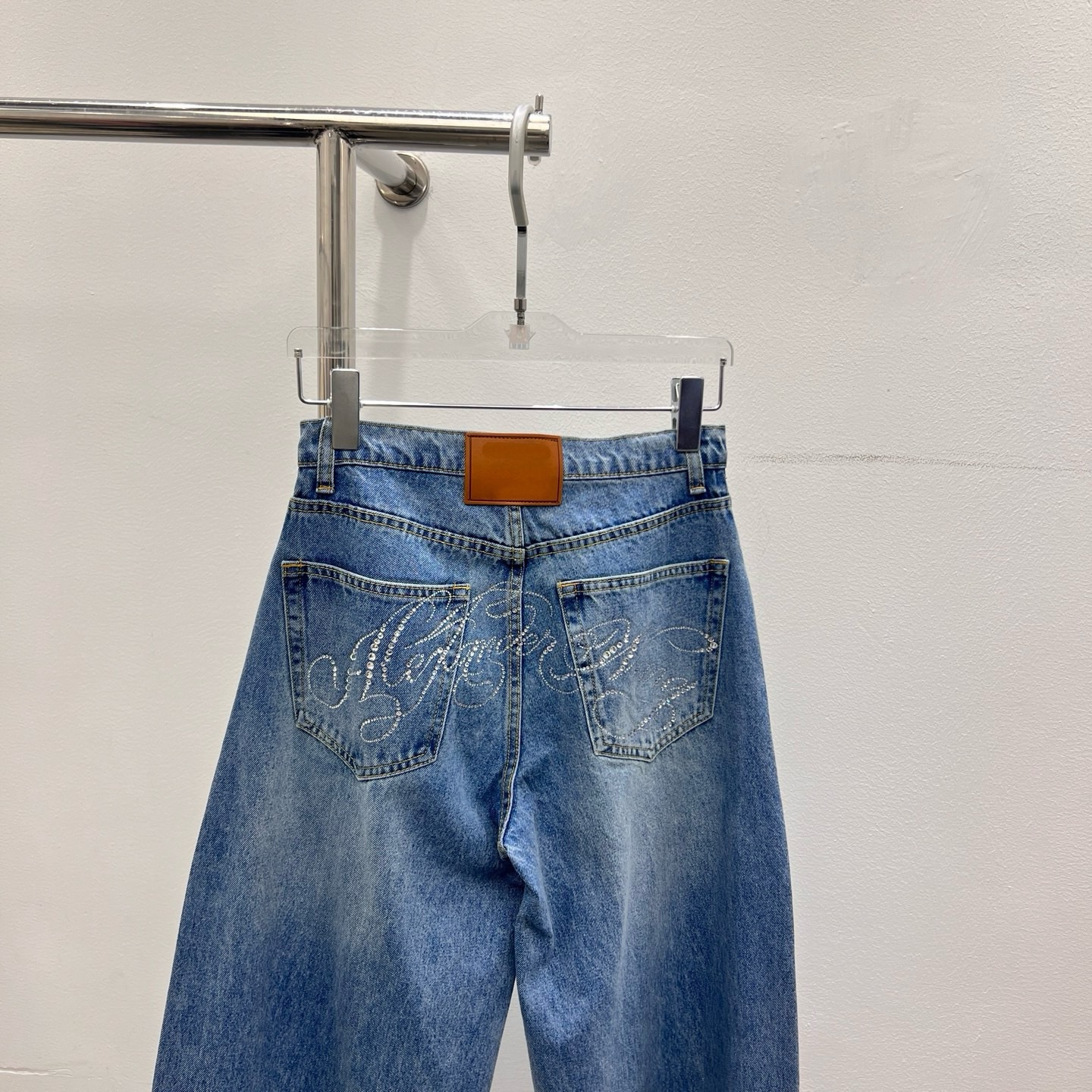 Women's Jeans With Rhinestones And Back Logo High-end Design_voghion.com
