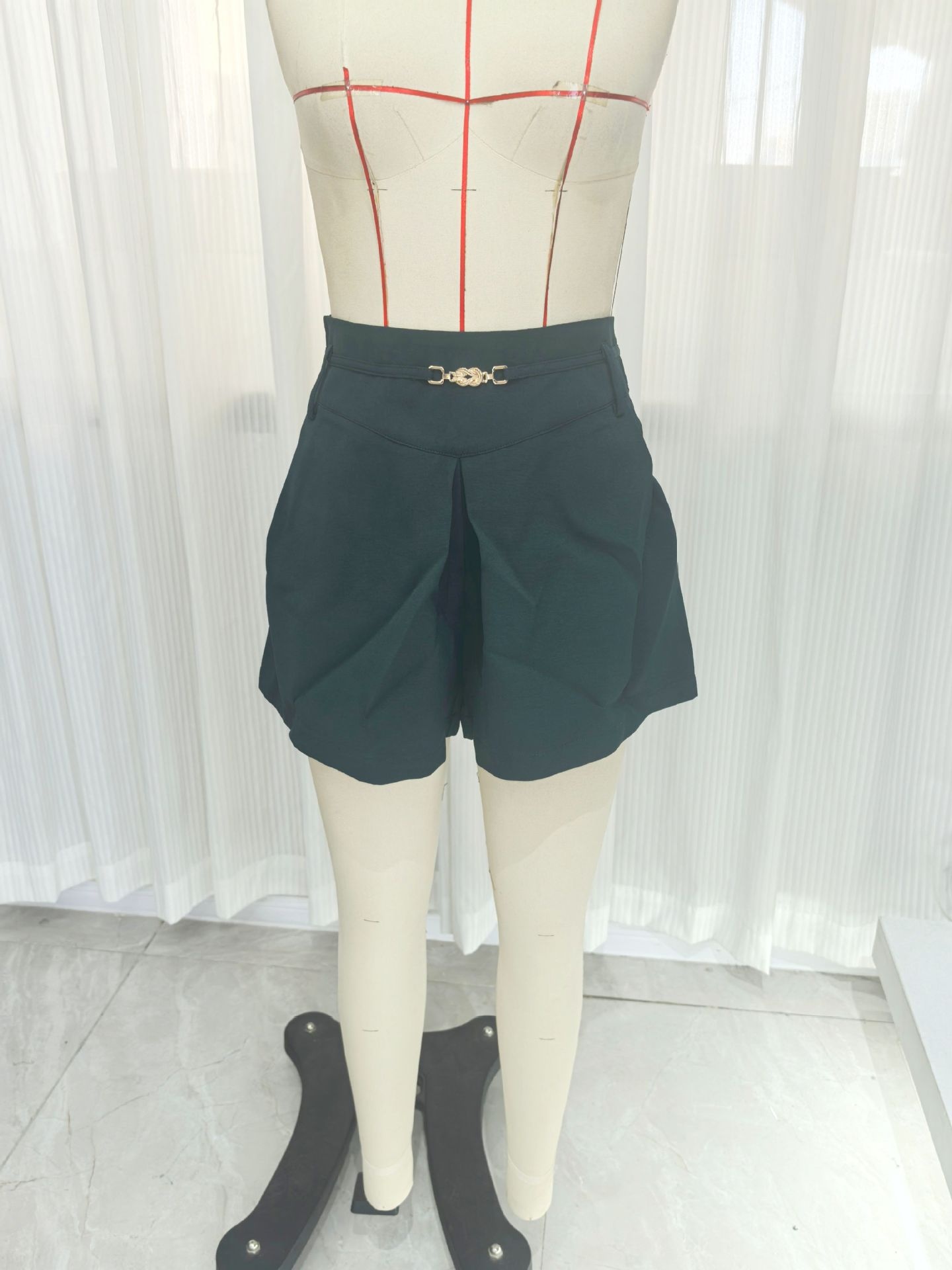 Elegant Women's Shorts For Professional Office Attire Solid Colour_voghion.com