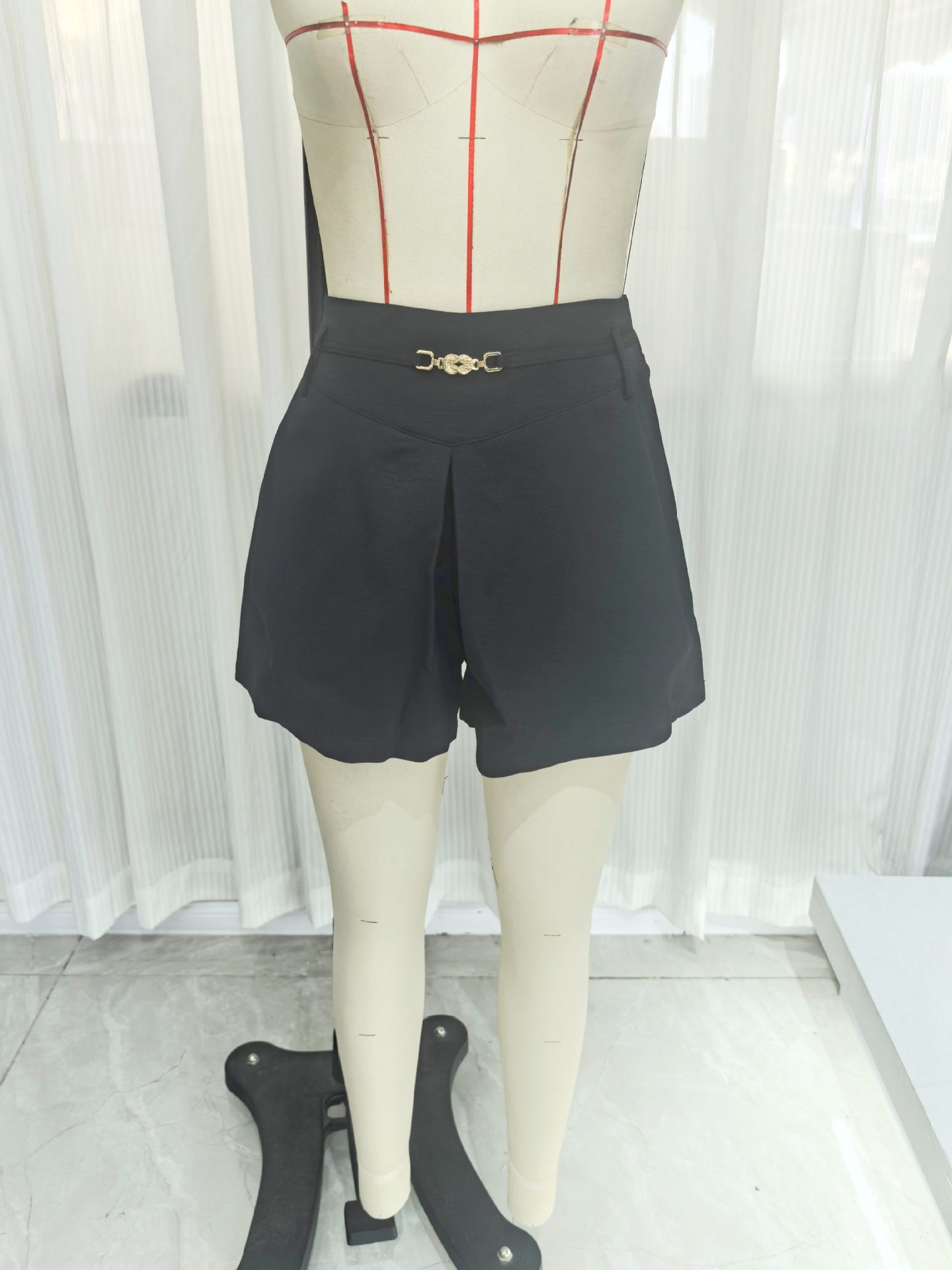 Elegant Women's Shorts For Professional Office Attire Solid Colour_voghion.com