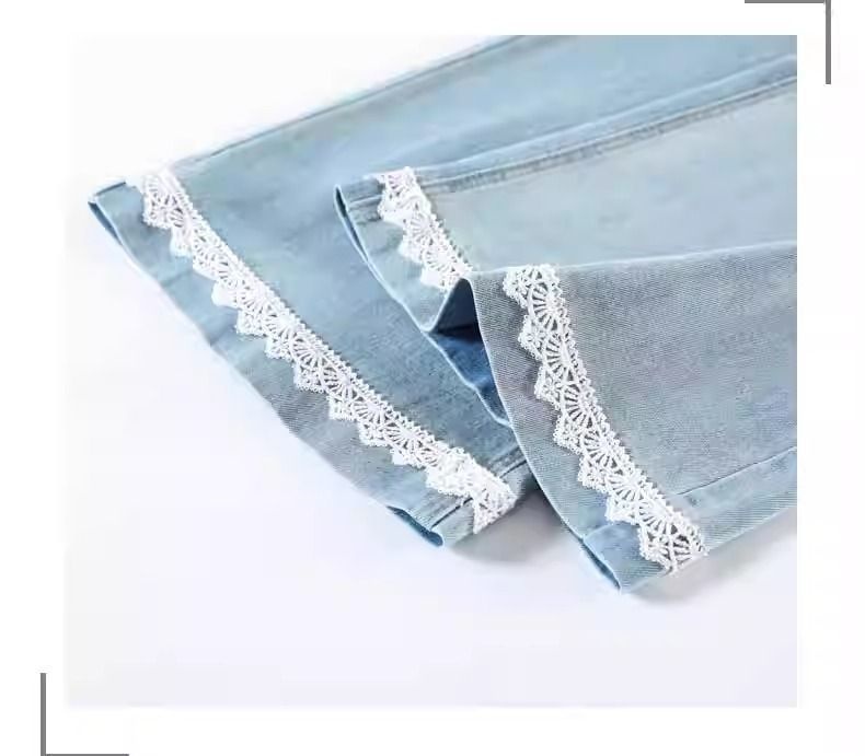 Dam flare jeans med spetsdetaljer och hög midja_voghion.com