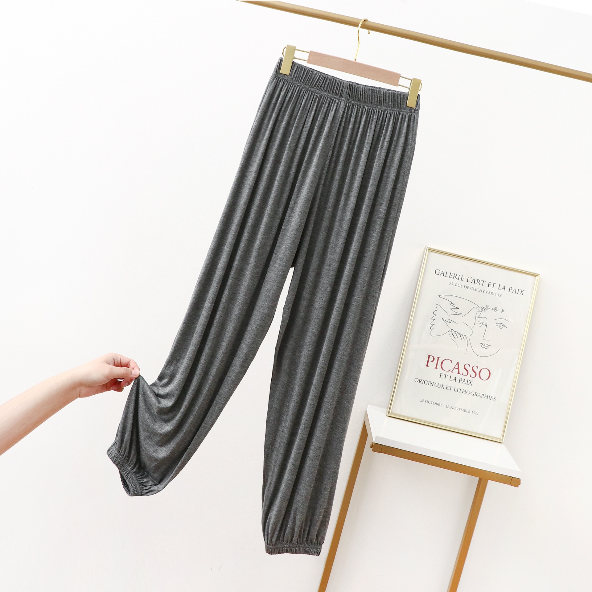 Women's Cotton Tapered Capris Casual Solid Colour Lounge Pants_voghion.com