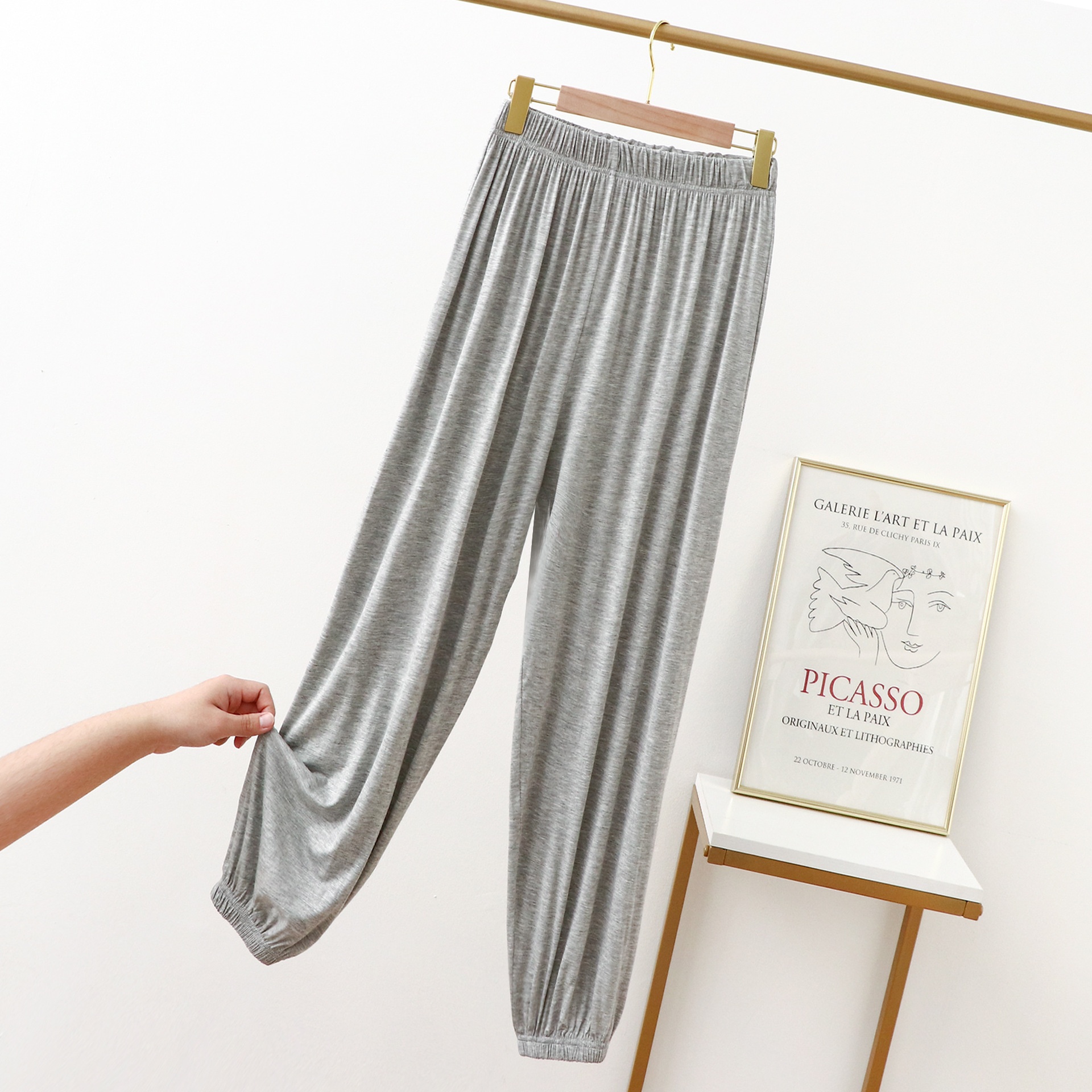 Women's Cotton Tapered Capris Casual Solid Colour Lounge Pants_voghion.com