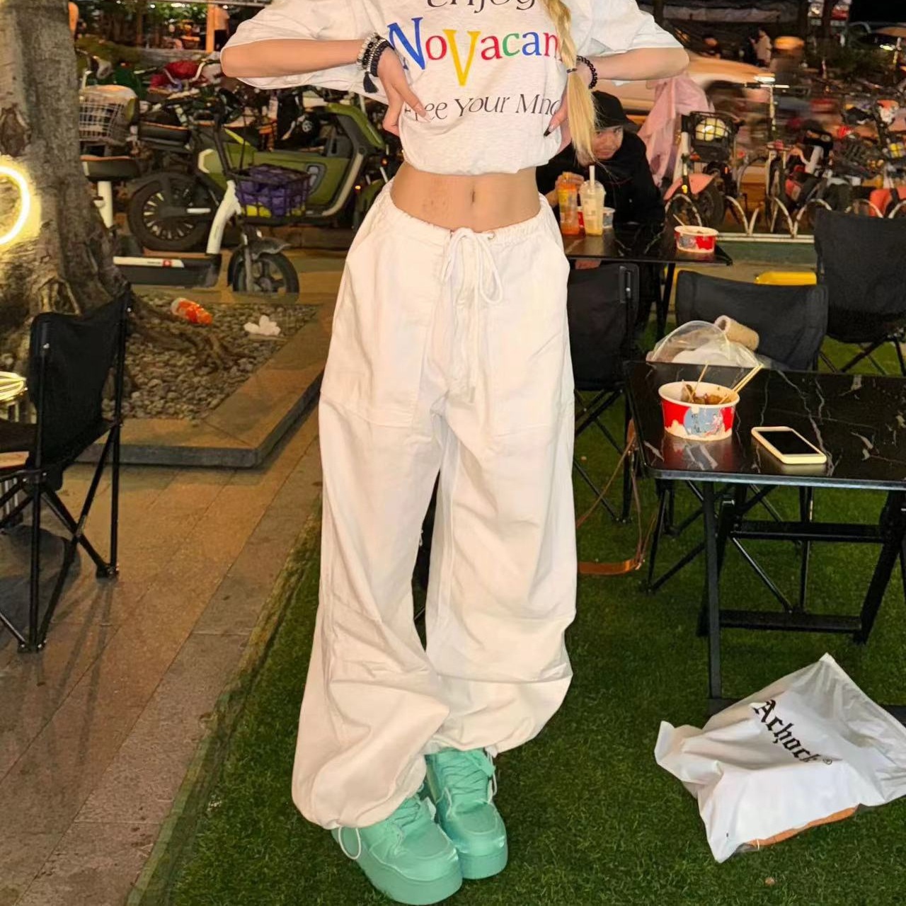 Amerikanische High Street Hip-Hop Cargohose für Damen, sommerlich, niedrige Taille, figurformend, weites Bein, locker, plissiert, gerader Fallschirmstil_voghion.com